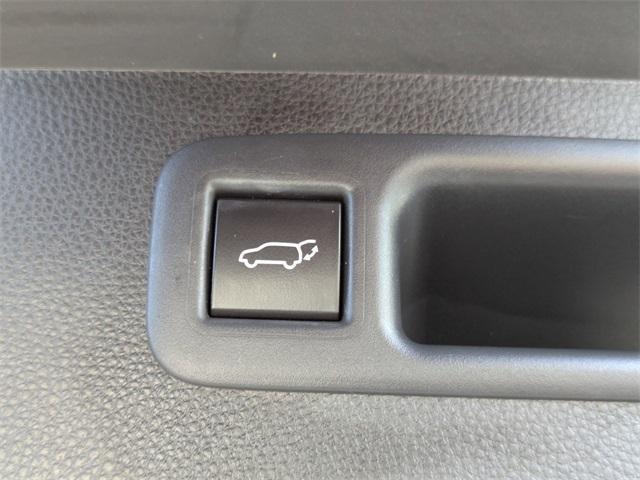 used 2021 Toyota Highlander car, priced at $32,998