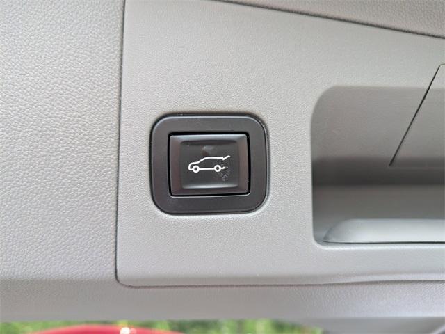 used 2018 Cadillac XT5 car, priced at $20,499