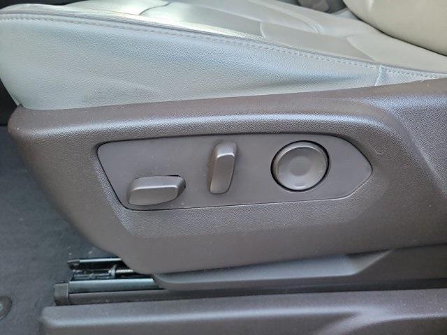 used 2021 GMC Yukon car, priced at $37,995