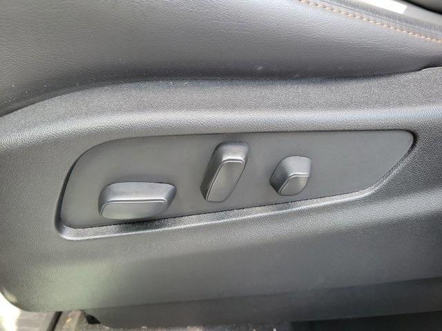 used 2022 Cadillac XT4 car, priced at $28,695