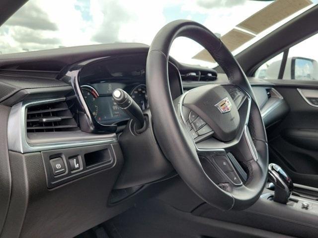 used 2021 Cadillac XT5 car, priced at $25,895