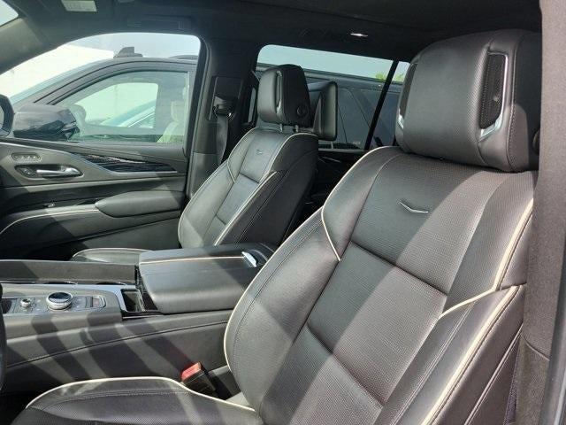 used 2021 Cadillac Escalade ESV car, priced at $67,895