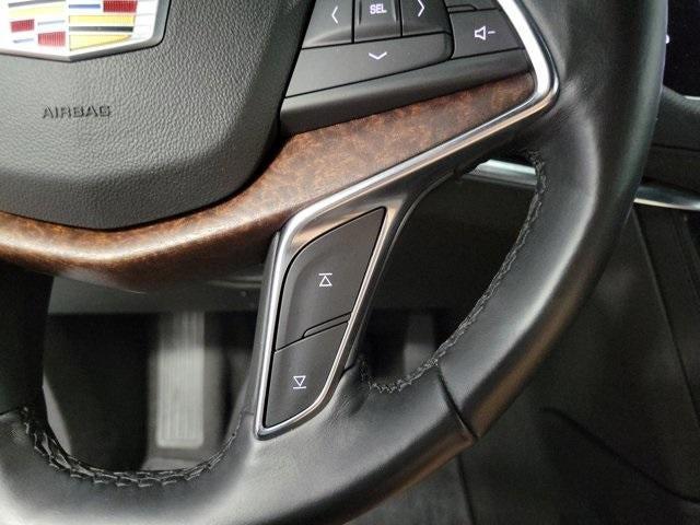 used 2022 Cadillac XT5 car, priced at $30,995