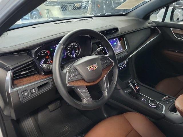 used 2022 Cadillac XT5 car, priced at $30,995
