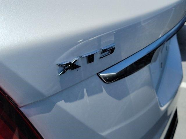 used 2022 Cadillac XT5 car, priced at $26,995