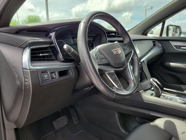 used 2022 Cadillac XT5 car, priced at $26,995
