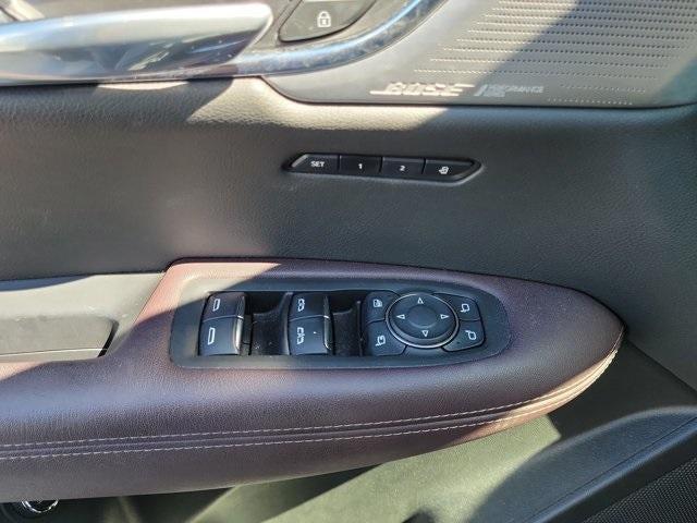 used 2022 Cadillac XT6 car