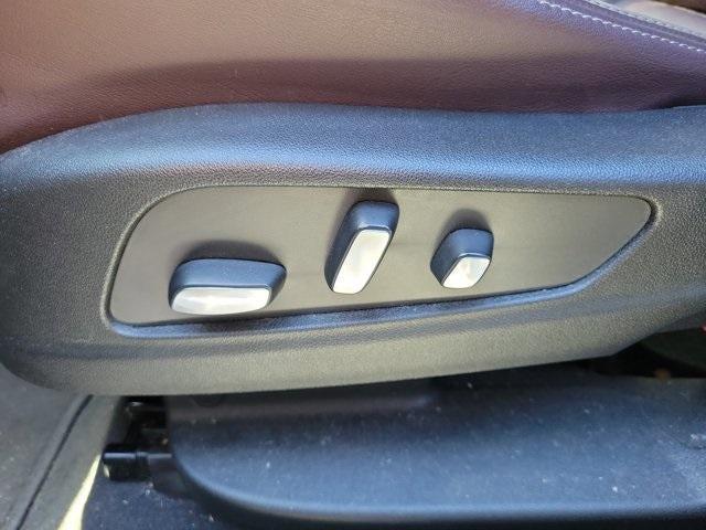 used 2022 Cadillac XT6 car