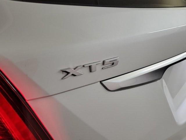used 2022 Cadillac XT5 car, priced at $26,595