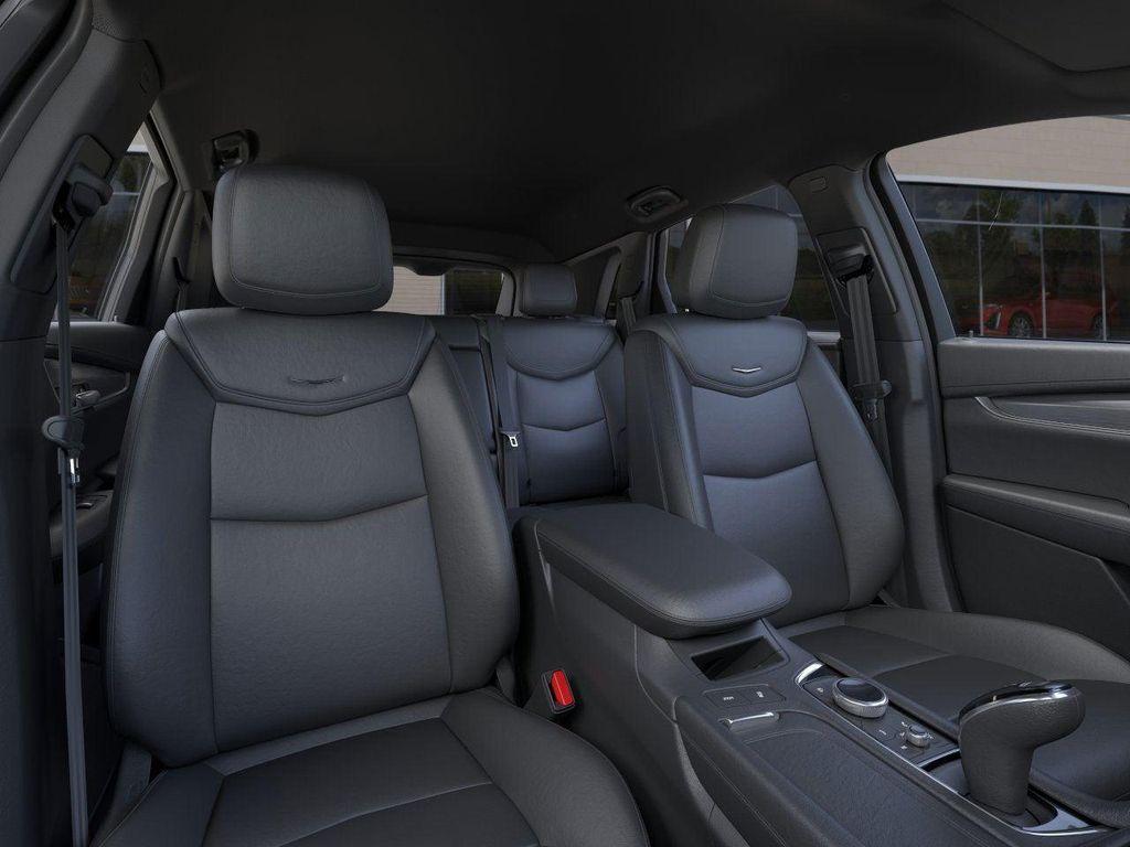 new 2025 Cadillac XT5 car, priced at $38,071