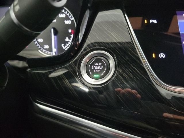 used 2022 Cadillac XT6 car, priced at $35,895