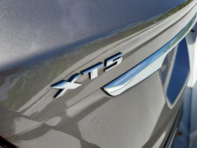 used 2023 Cadillac XT5 car, priced at $28,895