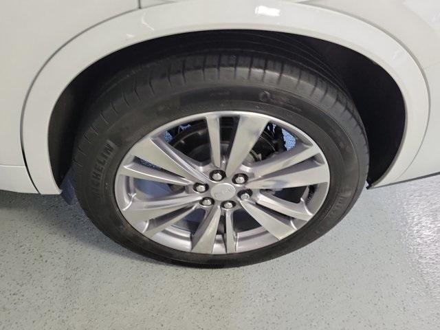 used 2023 Cadillac XT6 car, priced at $38,895