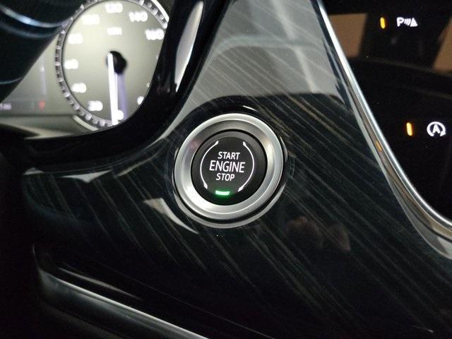 used 2023 Cadillac XT6 car, priced at $38,895