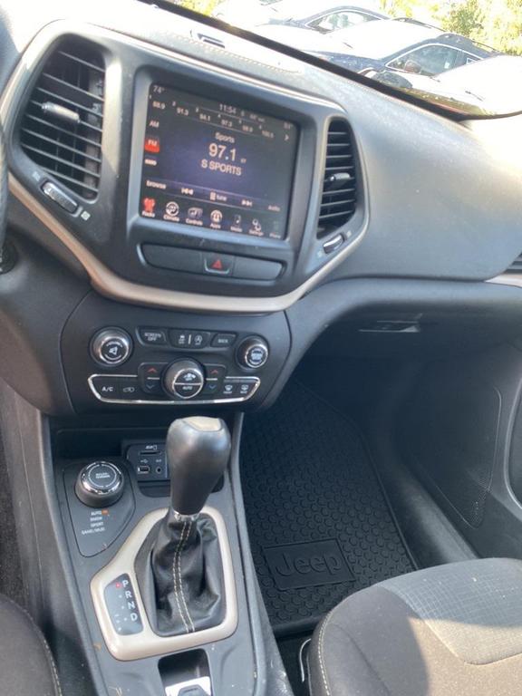 used 2016 Jeep Cherokee car, priced at $9,308