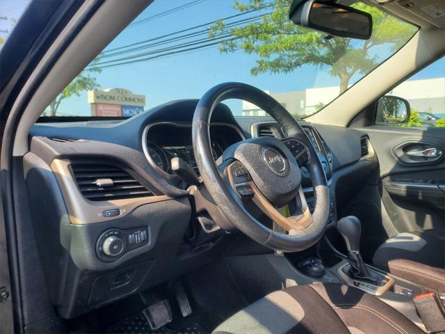 used 2014 Jeep Cherokee car, priced at $10,376
