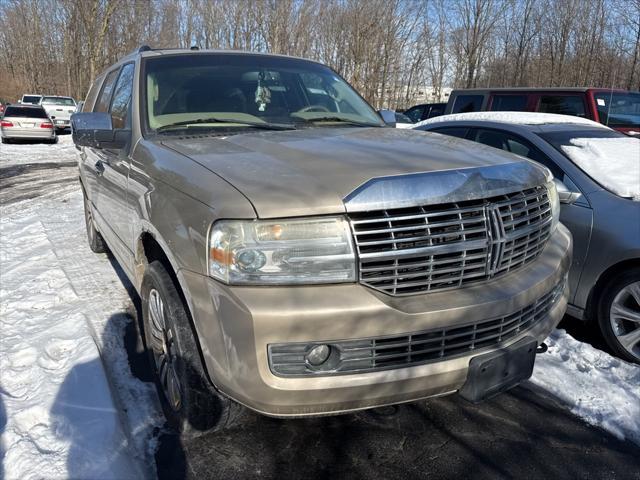 used 2007 Lincoln Navigator car, priced at $4,995