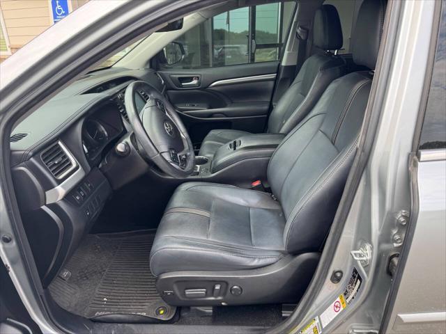 used 2017 Toyota Highlander car, priced at $27,995