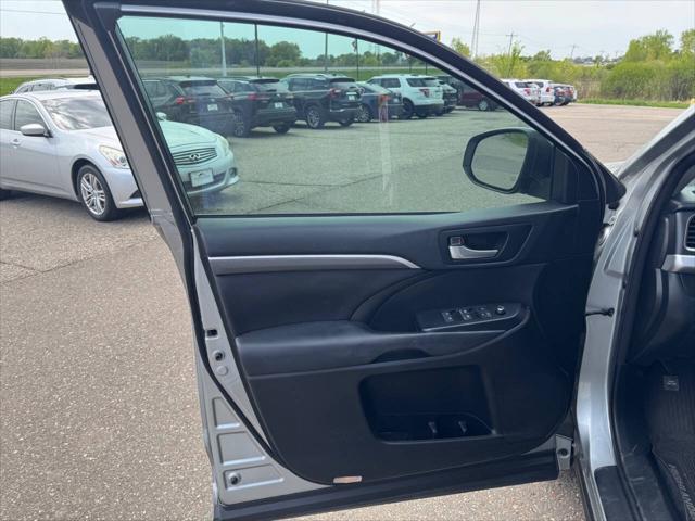 used 2017 Toyota Highlander car, priced at $27,995
