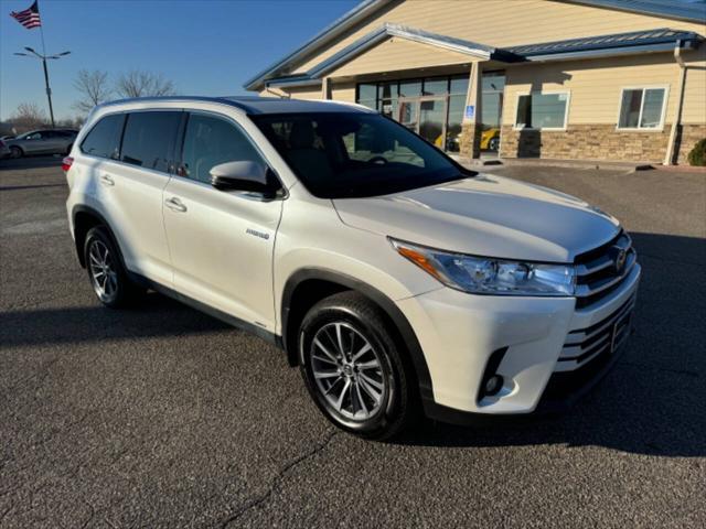 used 2019 Toyota Highlander Hybrid car, priced at $31,699