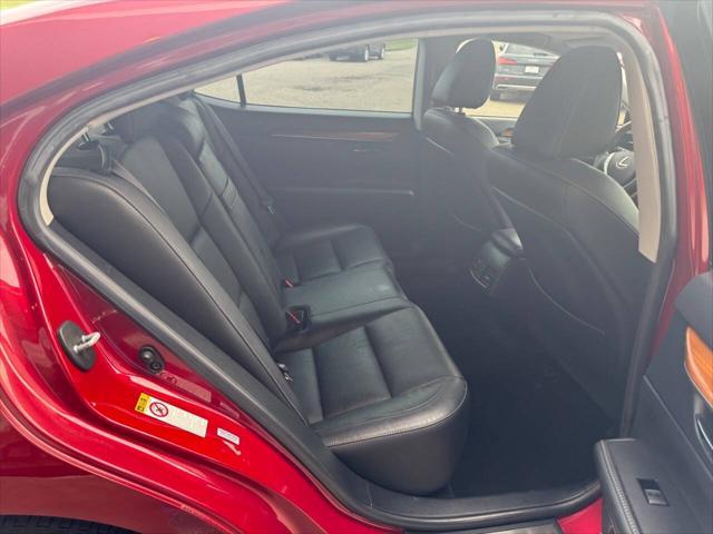 used 2015 Lexus ES 300h car, priced at $18,995