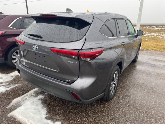 used 2020 Toyota Highlander Hybrid car, priced at $35,485