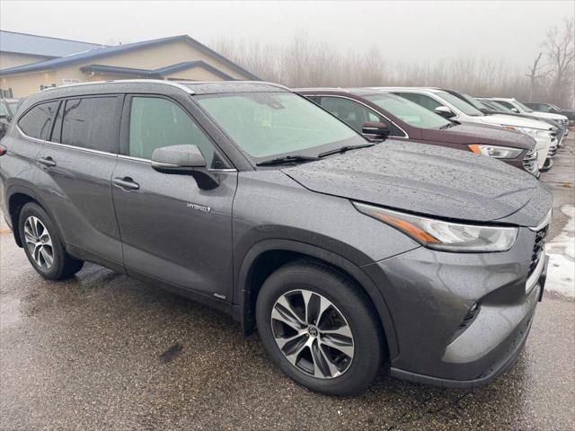 used 2020 Toyota Highlander Hybrid car, priced at $35,485