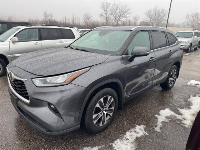 used 2020 Toyota Highlander Hybrid car, priced at $35,485