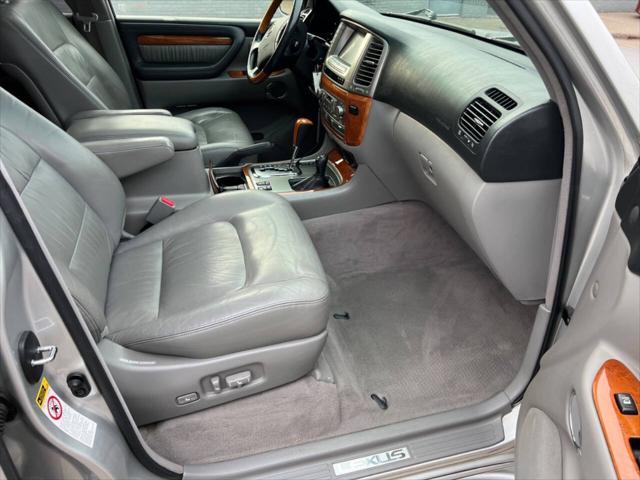 used 2006 Lexus LX 470 car, priced at $14,995