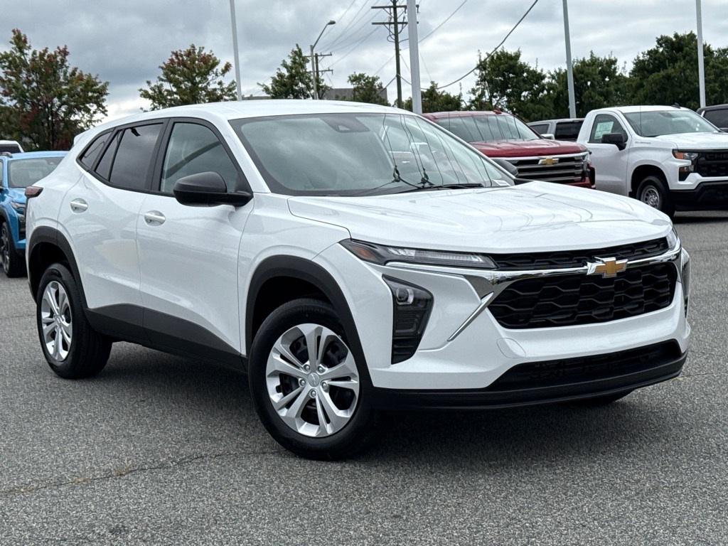 new 2025 Chevrolet Trax car, priced at $20,345