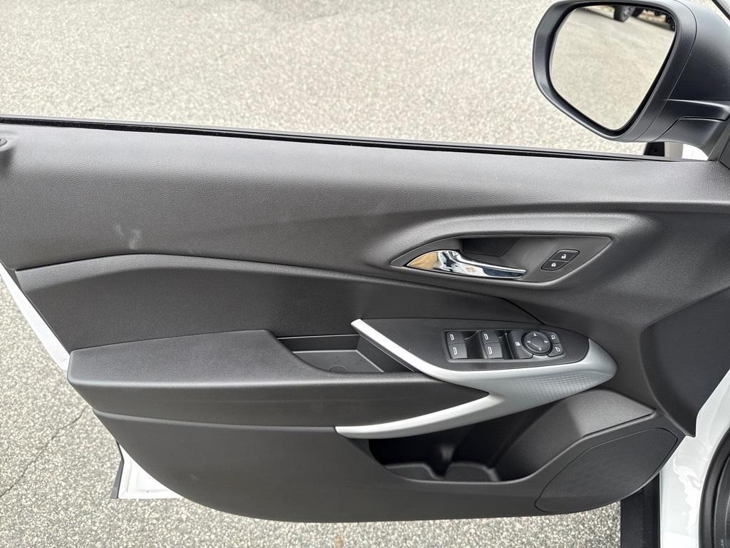 new 2025 Chevrolet Trax car, priced at $20,345