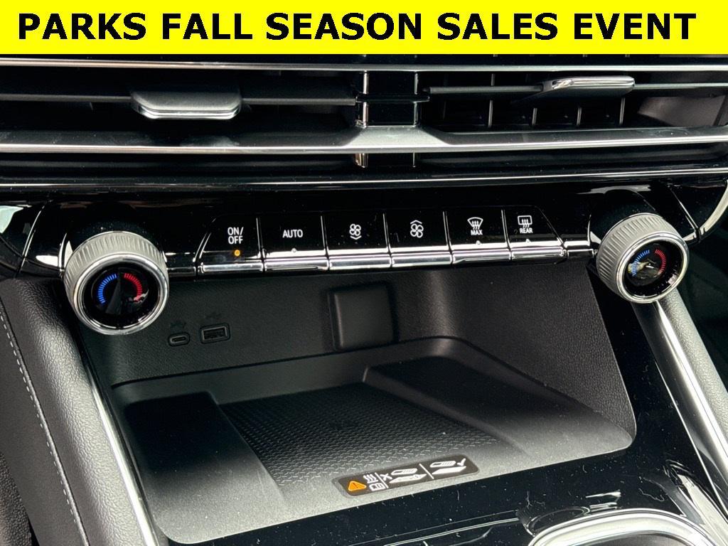 new 2026 Chevrolet Traverse car, priced at $40,820