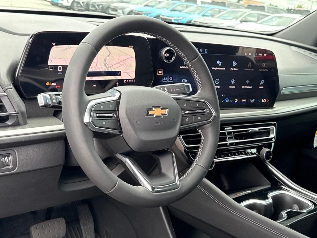 new 2026 Chevrolet Traverse car, priced at $43,920
