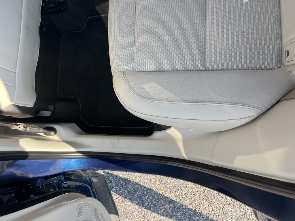 used 2023 Buick Envision car, priced at $20,000