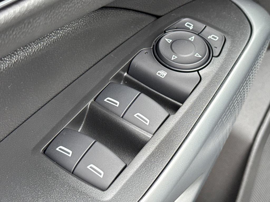 new 2025 Chevrolet Trax car, priced at $22,740