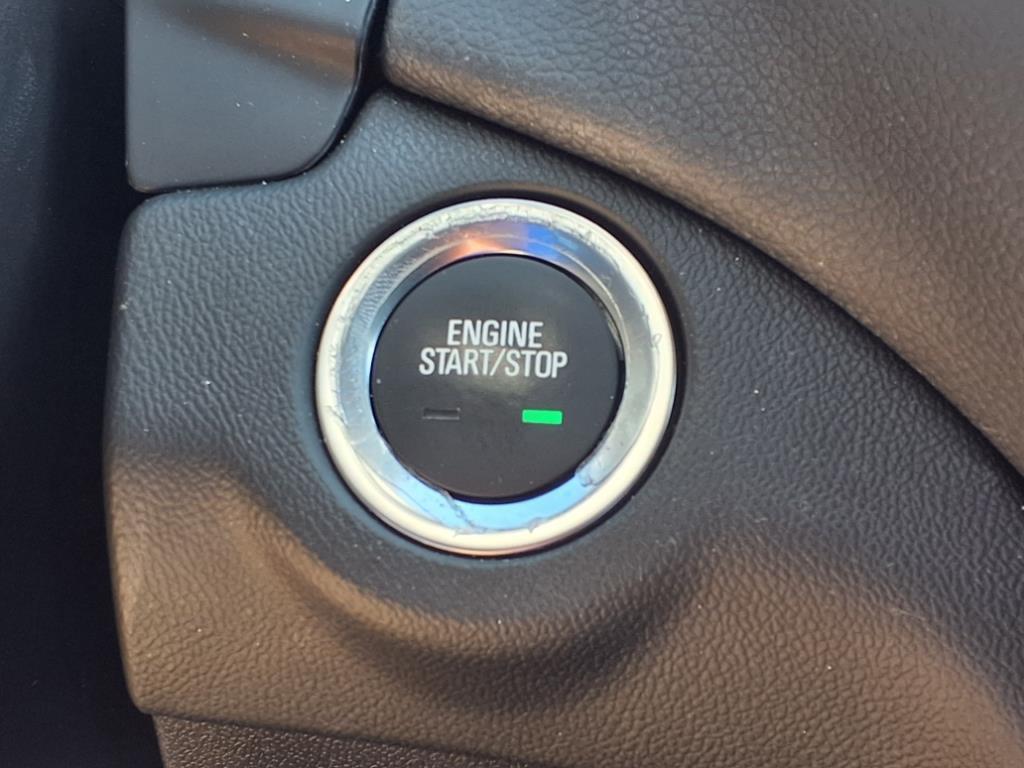 used 2022 Chevrolet Equinox car, priced at $21,456