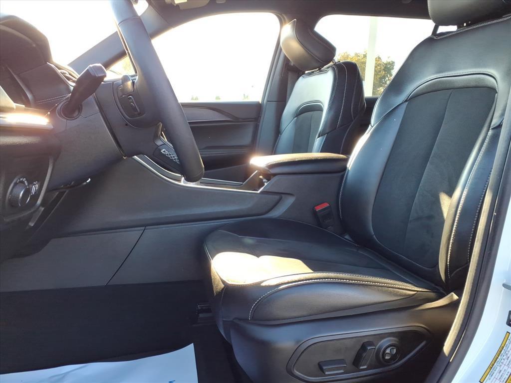 used 2024 Jeep Grand Cherokee L car, priced at $28,000