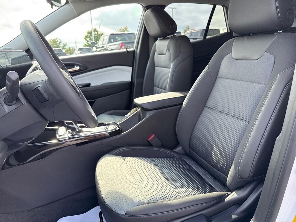 new 2025 Chevrolet Trax car, priced at $22,545