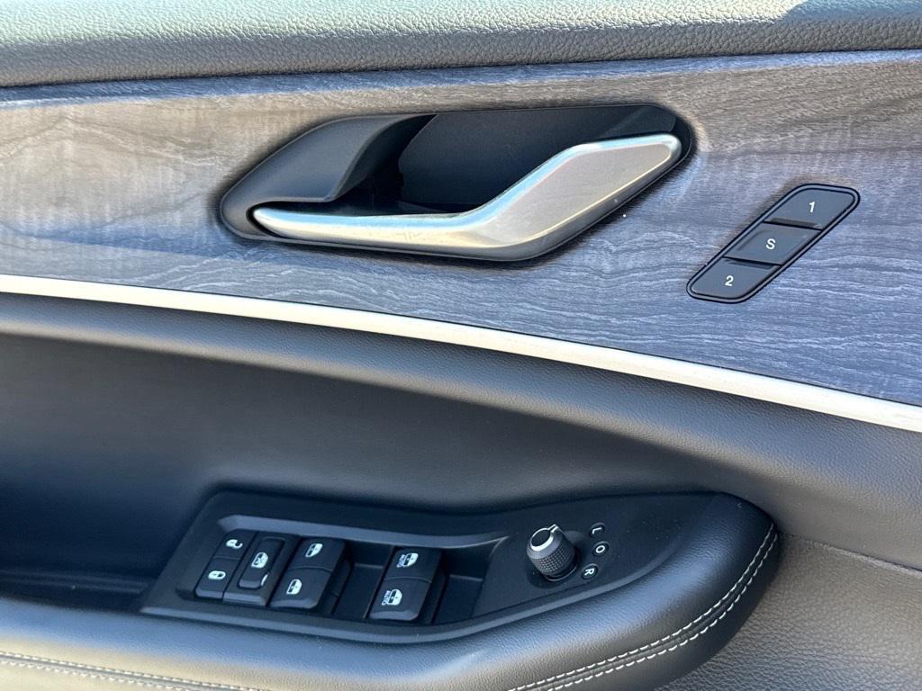 used 2021 Jeep Grand Cherokee L car, priced at $25,626