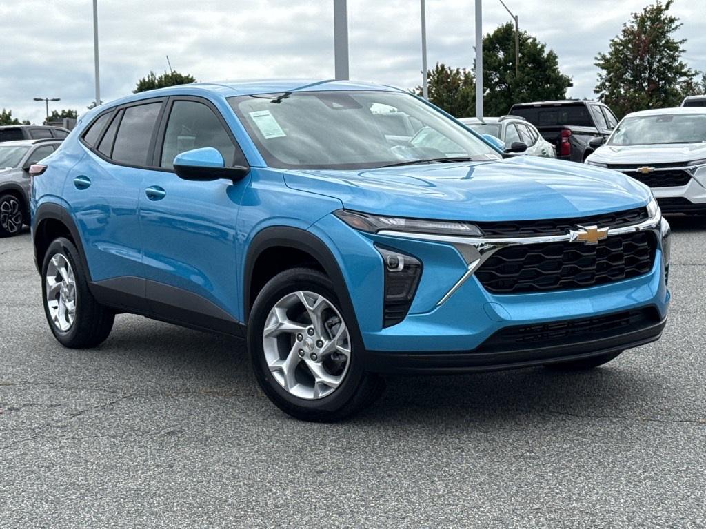 new 2025 Chevrolet Trax car, priced at $22,130