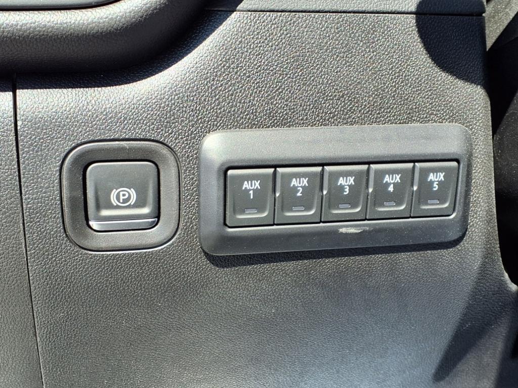 new 2025 Chevrolet Silverado 3500 car, priced at $72,319