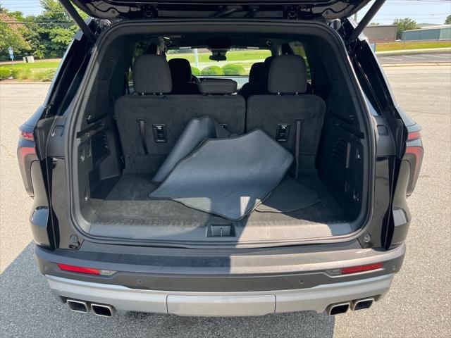 used 2024 Chevrolet Traverse car, priced at $38,000