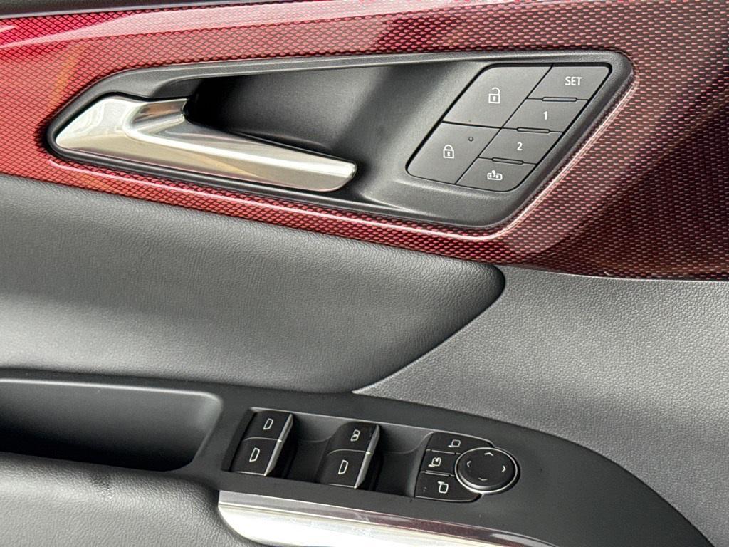 new 2026 Chevrolet Traverse car, priced at $56,040