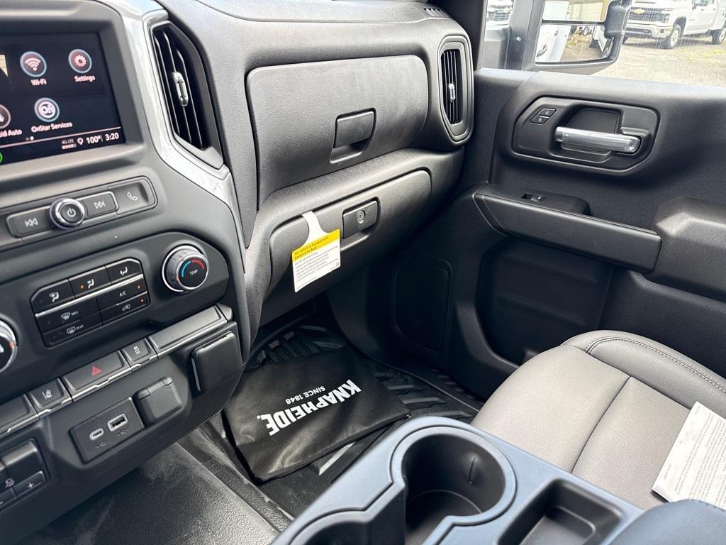 new 2024 Chevrolet Silverado 3500 car, priced at $66,035