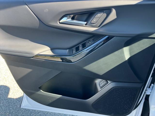 new 2026 Chevrolet Equinox car, priced at $32,990