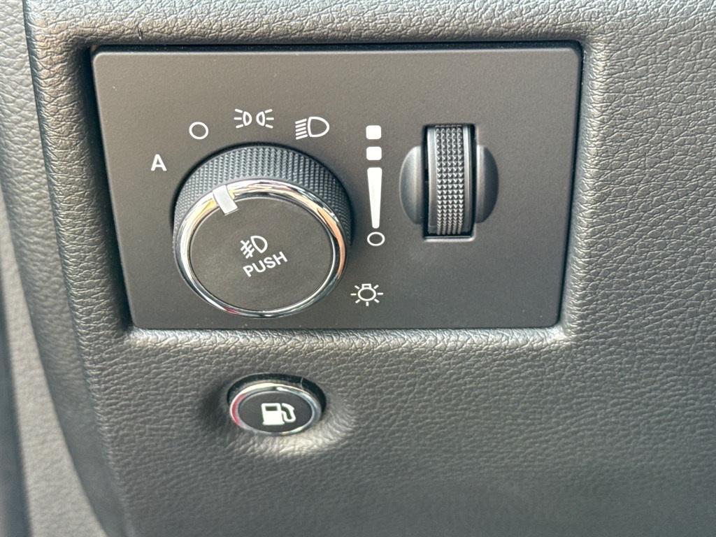 used 2022 Jeep Grand Cherokee car, priced at $24,625