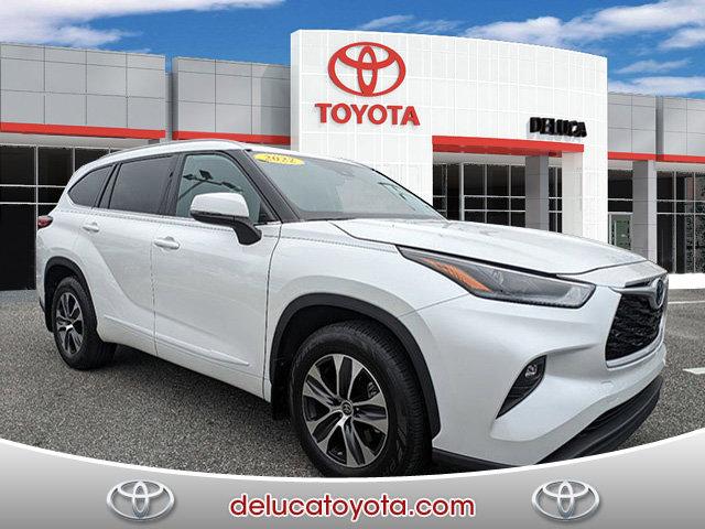 used 2022 Toyota Highlander car, priced at $33,981