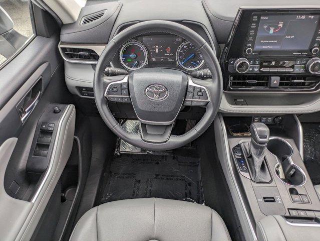 used 2022 Toyota Highlander car, priced at $33,981