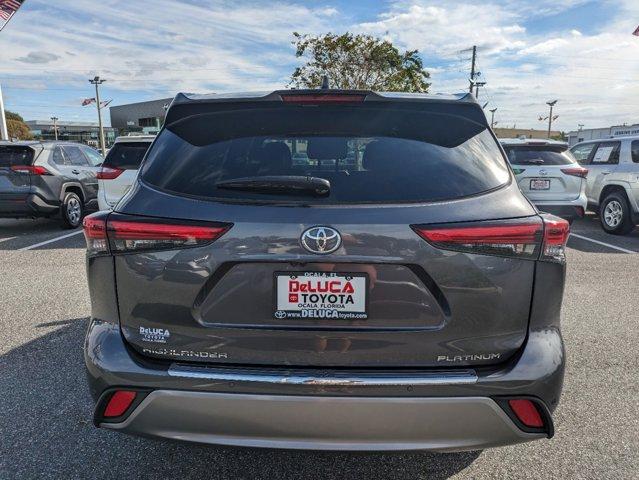 used 2022 Toyota Highlander car, priced at $37,981