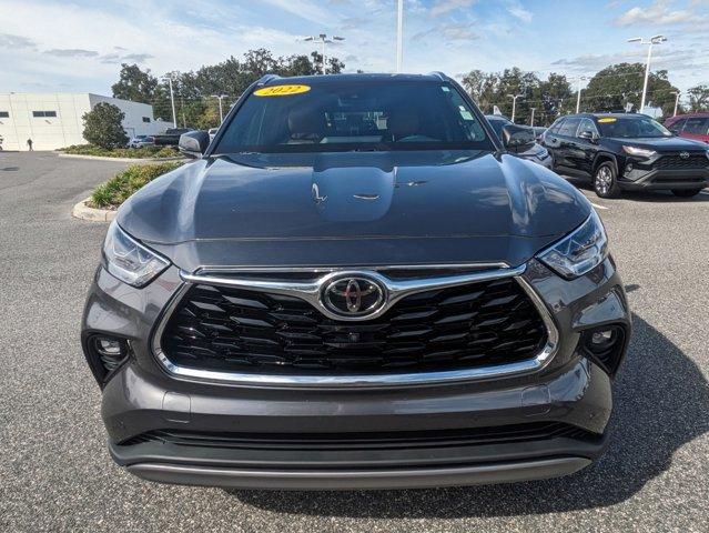 used 2022 Toyota Highlander car, priced at $37,981